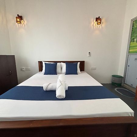 Noble Nest Hirikatiya Hotel Dikwella Kültér fotó